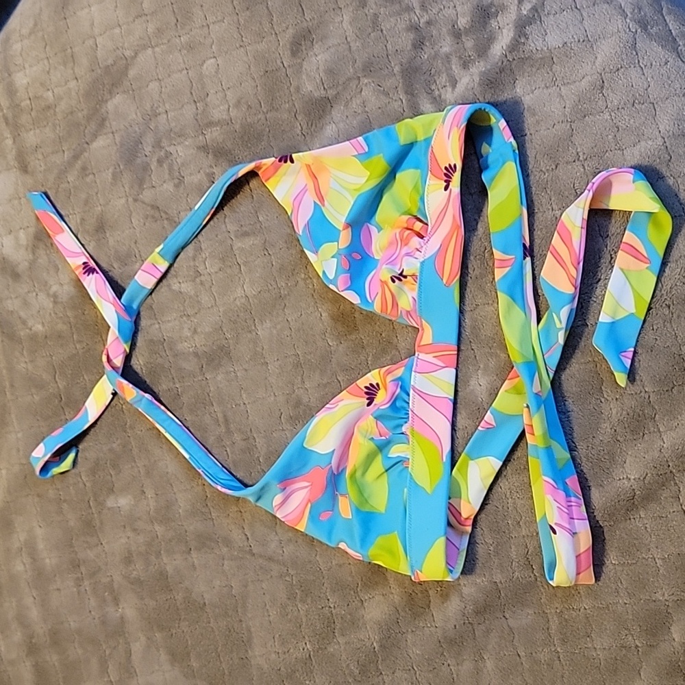 Victoria's Secret Bikini Top Size M